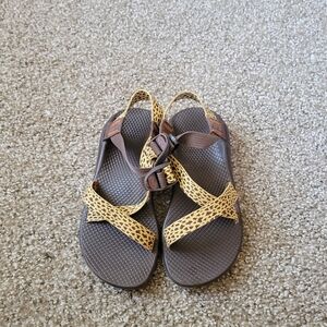 Women's Size 6 Z/1 Classic dappled ochre Chaco Sandles